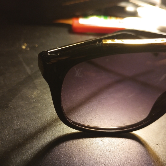 Louis Vuitton evidence woman sunglasses 100%authentic. Reat shape - Picture 4 of 10